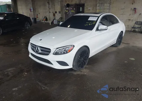 2019 Mercedes-Benz C 300 z USA, uszkodzony, nr VIN 55SWF8DB3KU293995